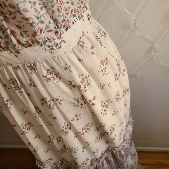 Bellevue Sleeveless Floral Maxi Dress / Tagged Medium - Picture 6 of 7